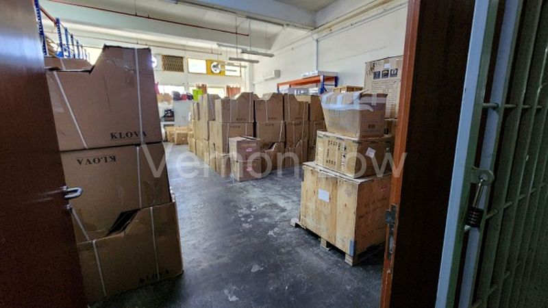 Light Industrial (B1) for Rent in  Chancerlodge Complex - Image 4